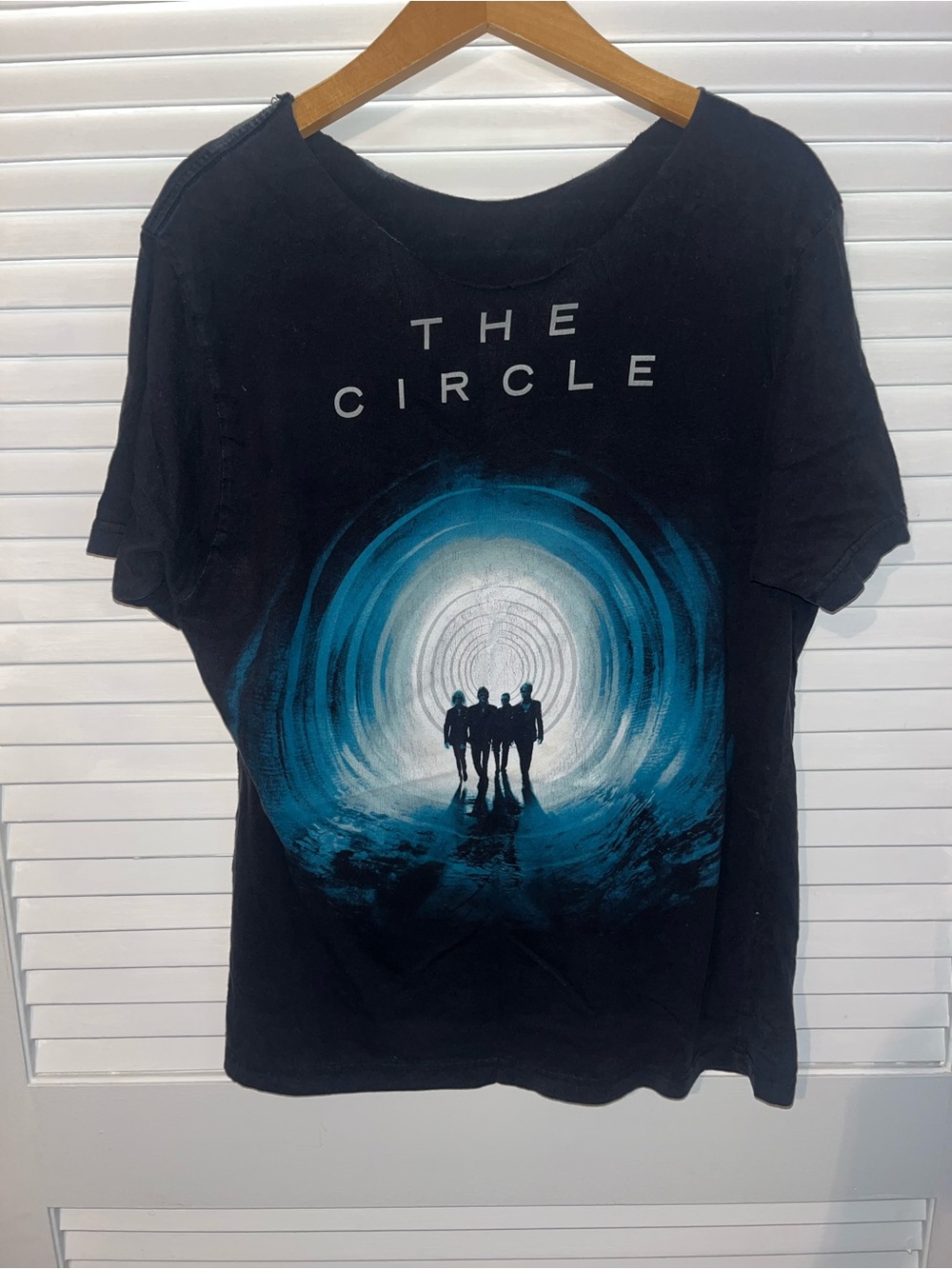 Vintage Bon Jovi The Circle black short sleeve tshirt with cut neckline Medium